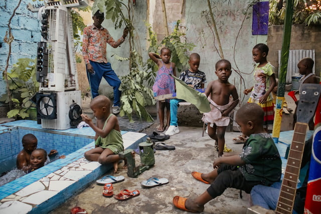 Swim, danse &amp; sing, children workshop TRACK #1, Kinshasa, 2022. © Kongo Astronauts.